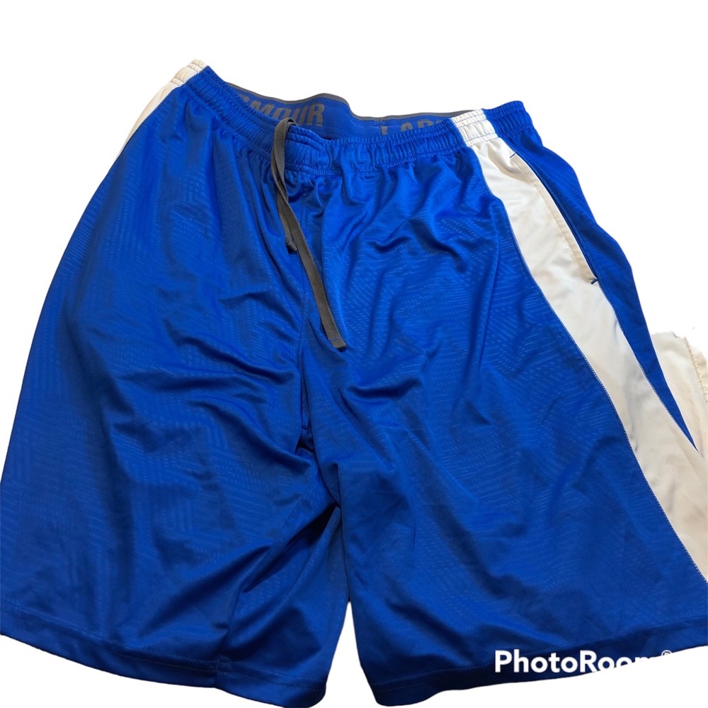 Under Armour Men’s Loose Fit Shorts L Elastic waist with drawstring & pockets